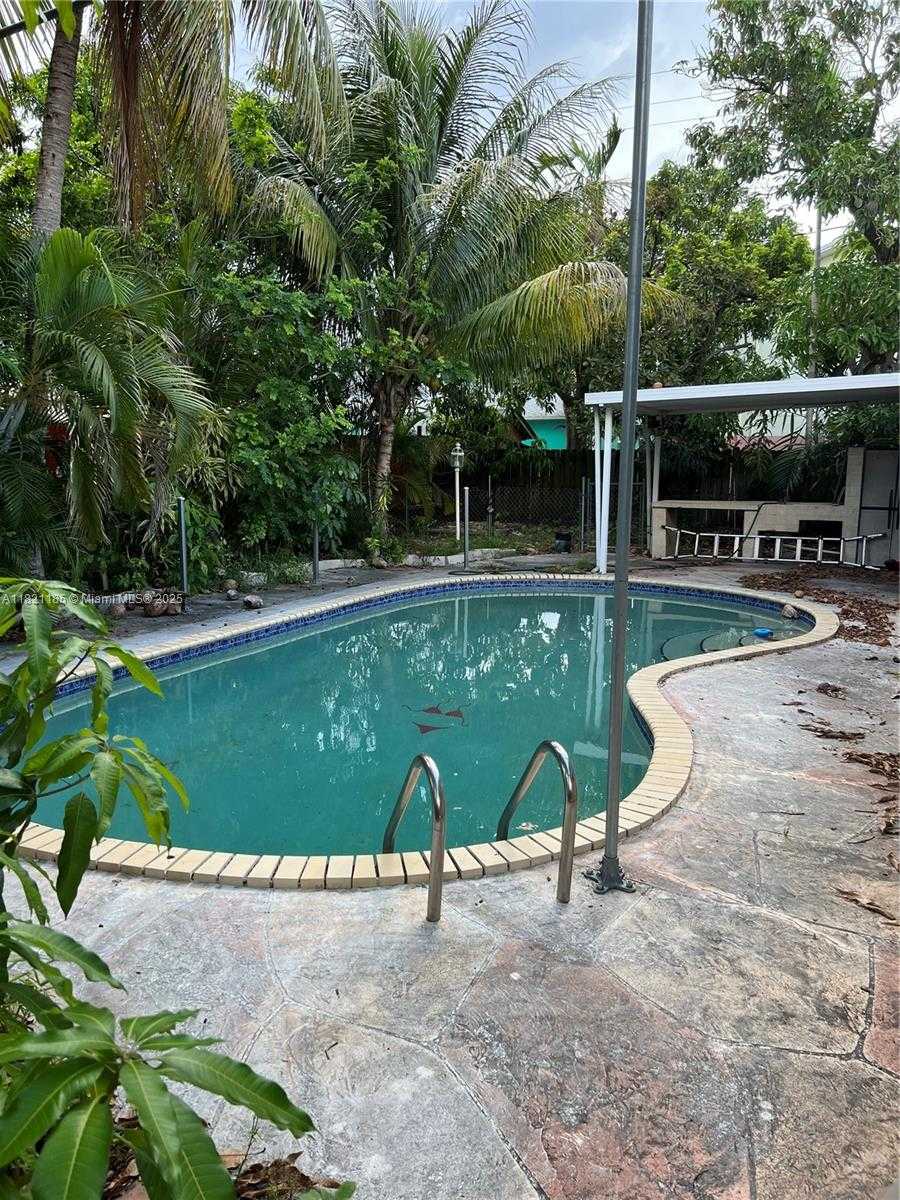 Small Image of 509 WEST 16 STREET, Hialeah Number 13
