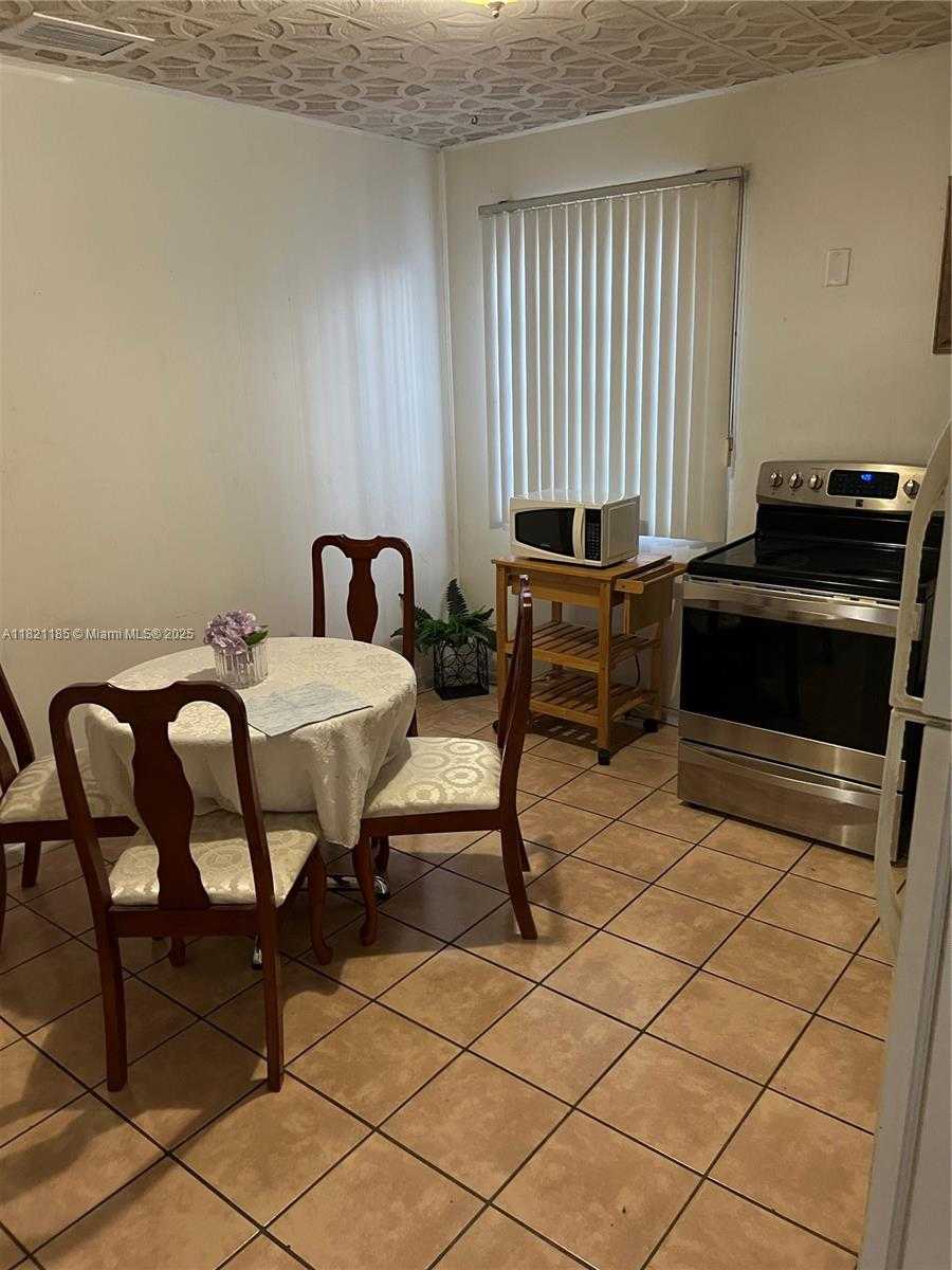 Small Image of 509 WEST 16 STREET, Hialeah Number 14