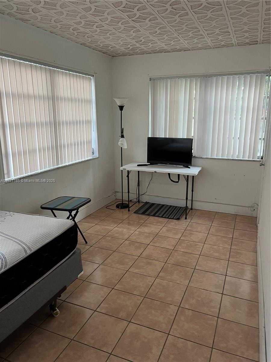 Small Image of 509 WEST 16 STREET, Hialeah Number 15