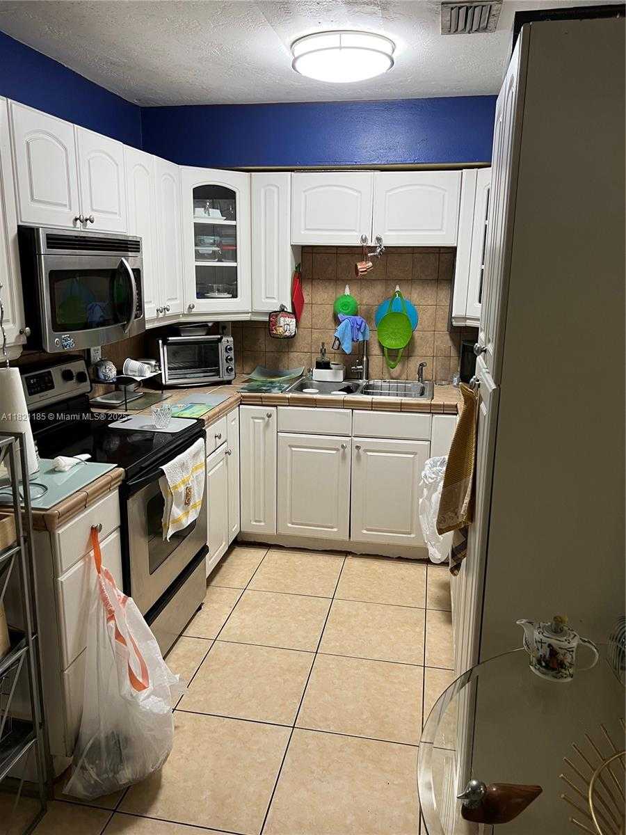 Small Image of 509 WEST 16 STREET, Hialeah Number 4
