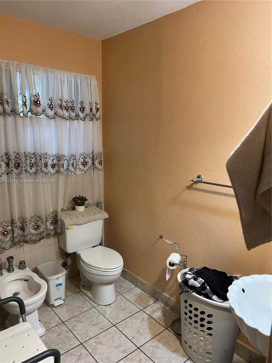 Small Image of 509 WEST 16 STREET, Hialeah Number 8