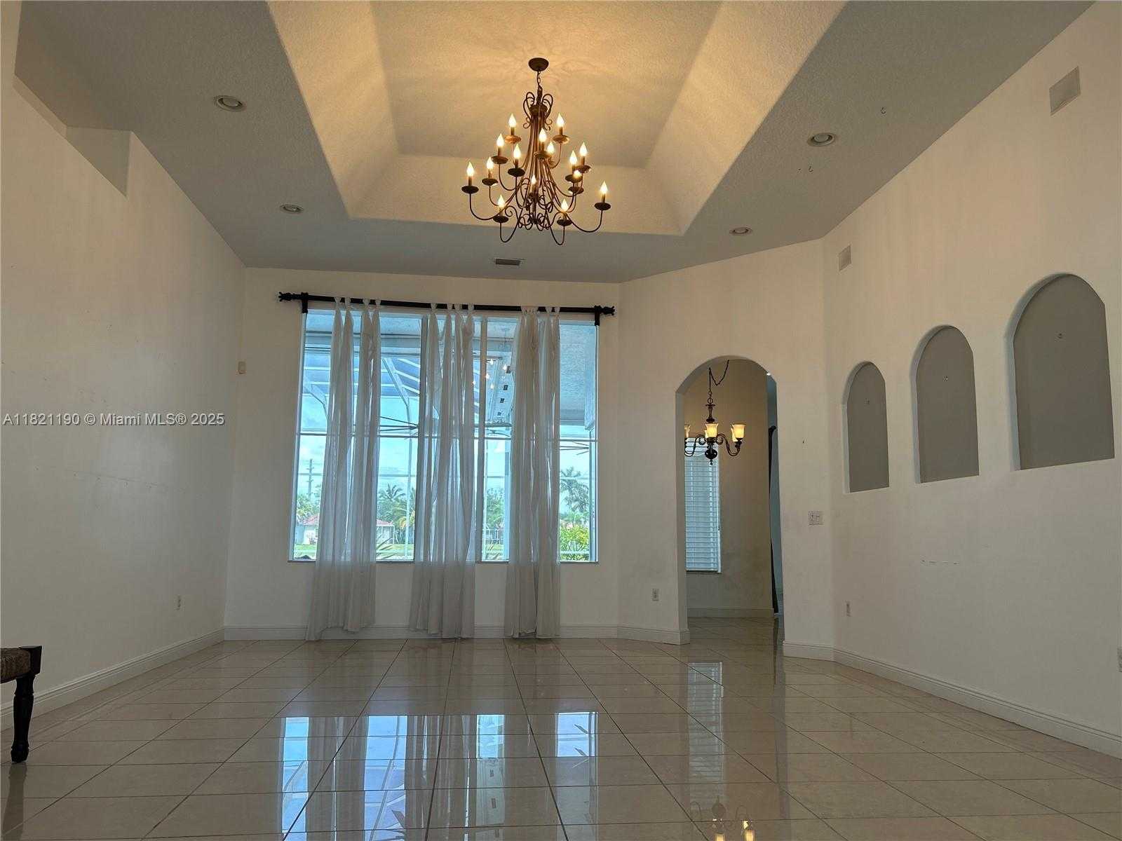 Small Image of 2640 FAIRWAYS DR, Homestead Number 3
