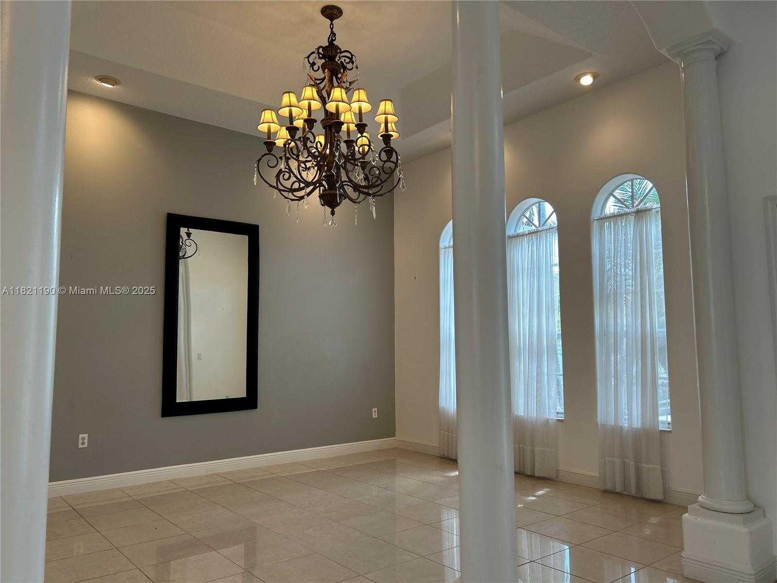 Small Image of 2640 FAIRWAYS DR, Homestead Number 5