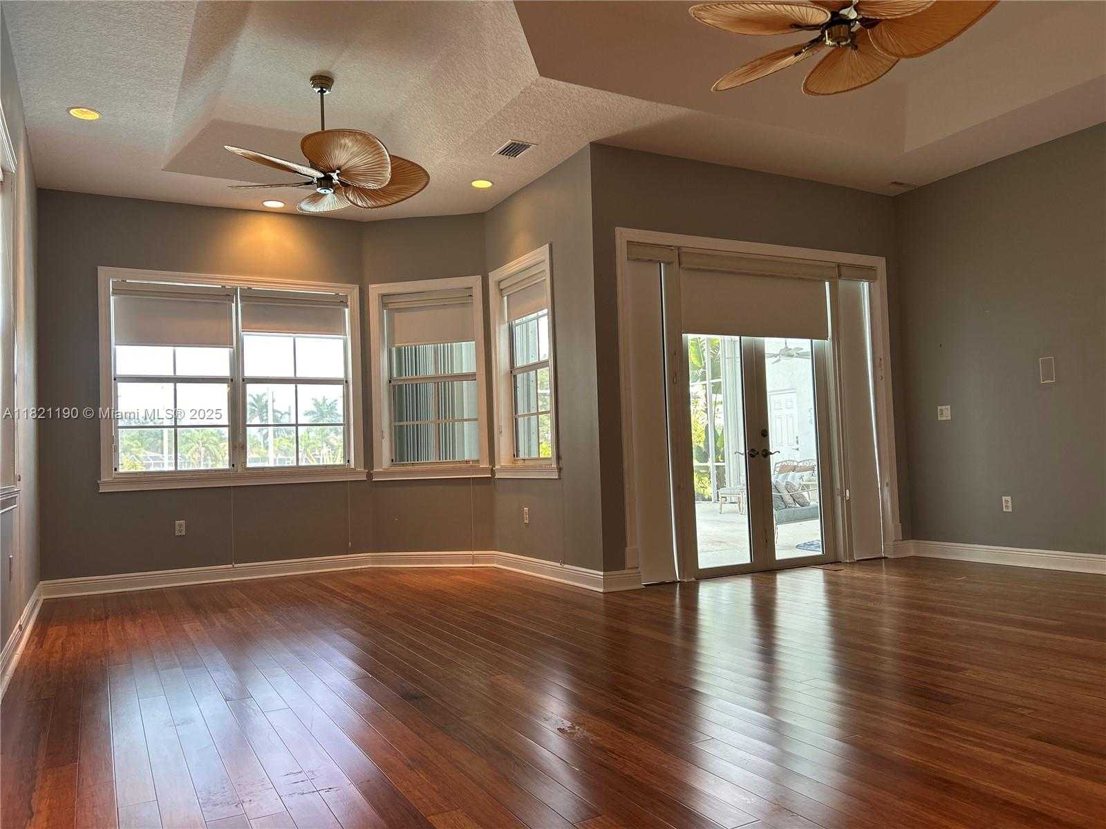 Small Image of 2640 FAIRWAYS DR, Homestead Number 8