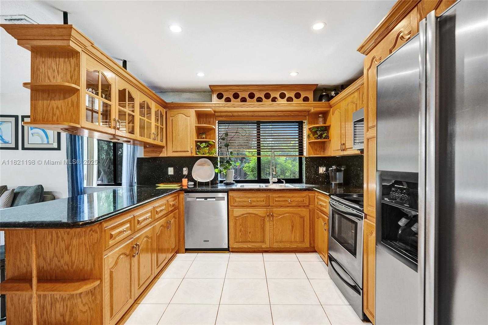 Small Image of 10030 SOUTH WEST 8TH ST, Pembroke Pines Number 13