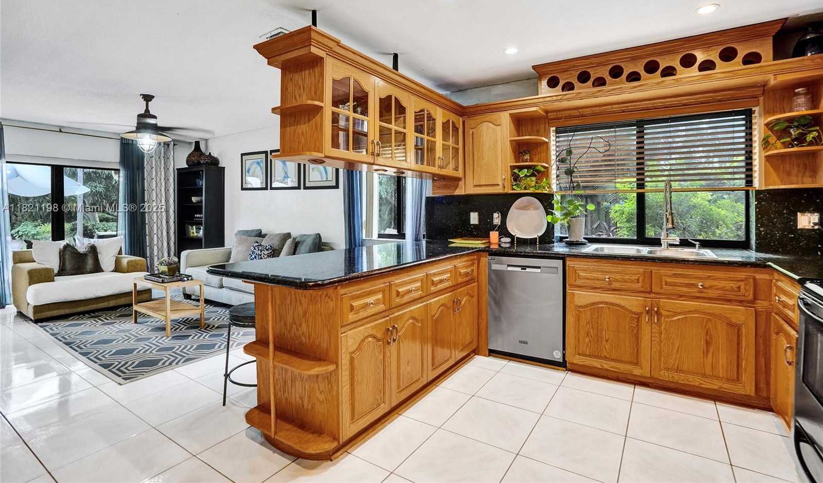 Small Image of 10030 SOUTH WEST 8TH ST, Pembroke Pines Number 14