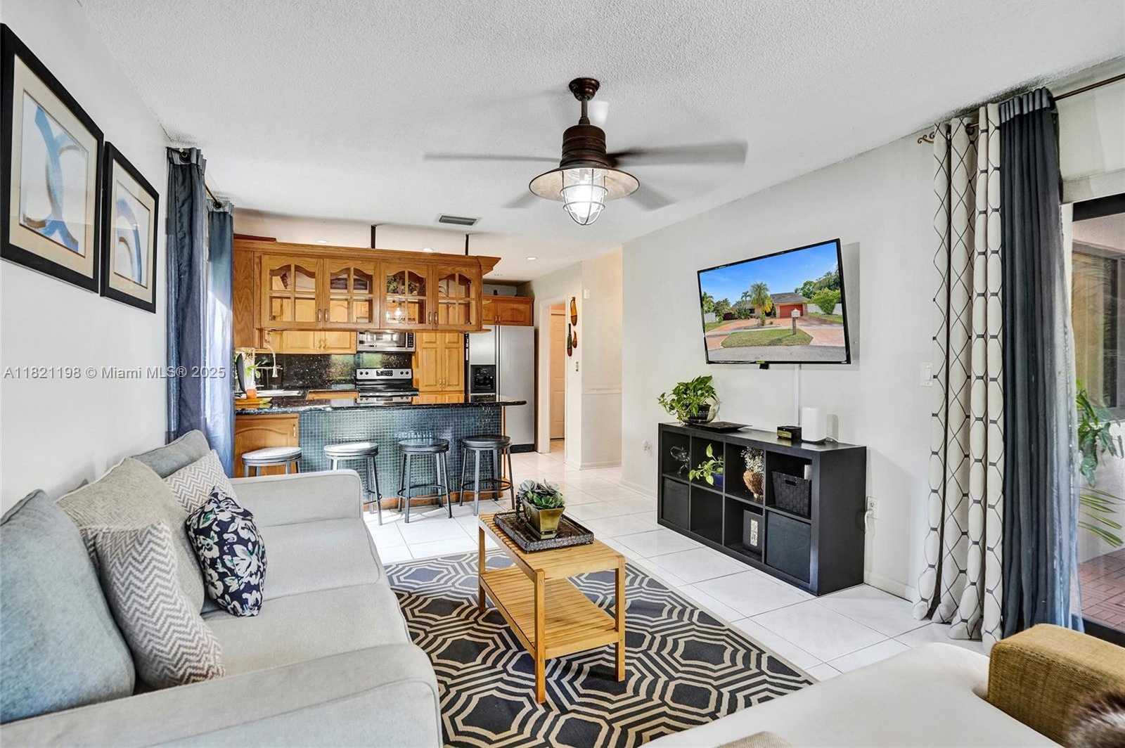 Small Image of 10030 SOUTH WEST 8TH ST, Pembroke Pines Number 16