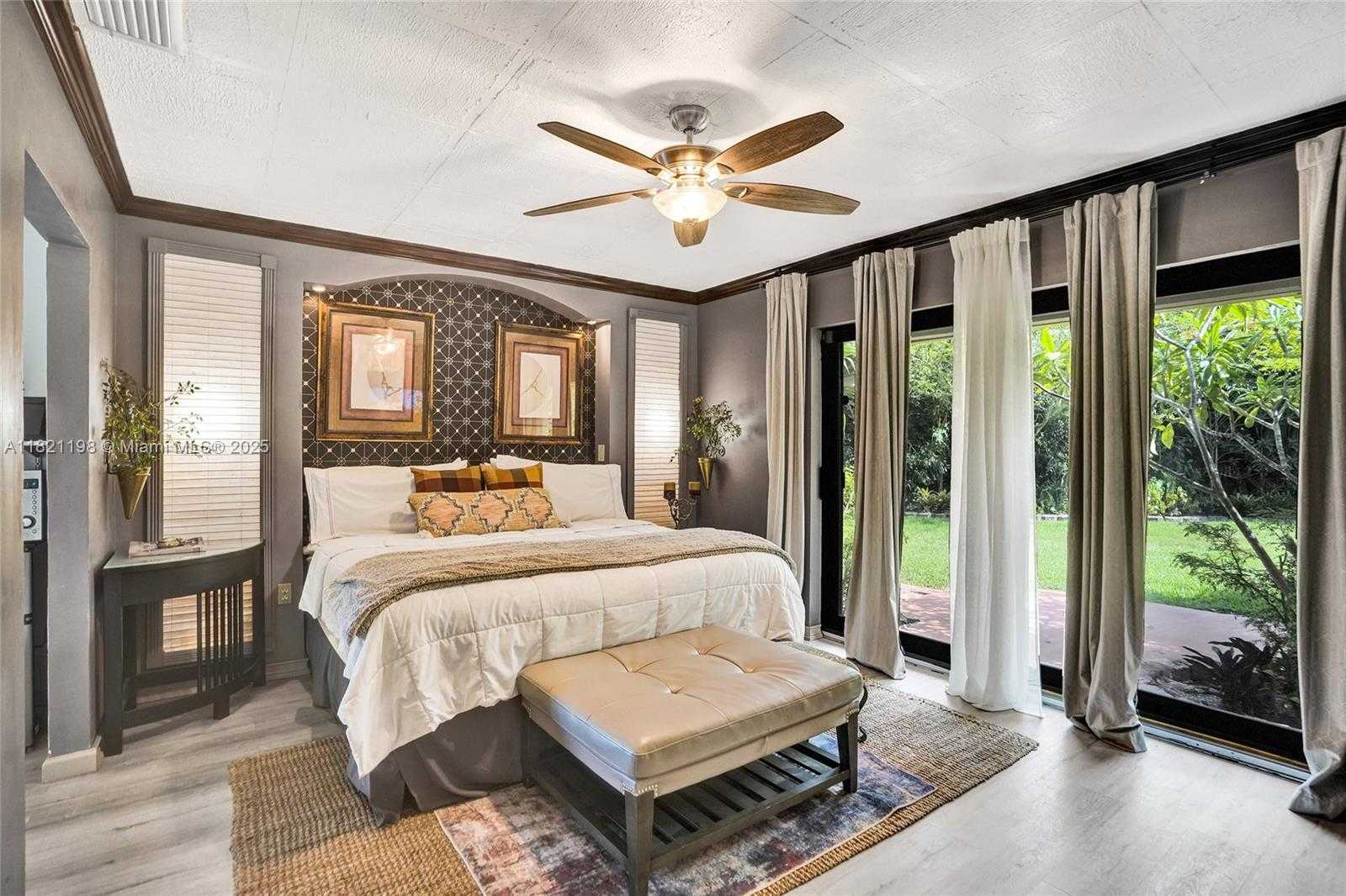 Small Image of 10030 SOUTH WEST 8TH ST, Pembroke Pines Number 18