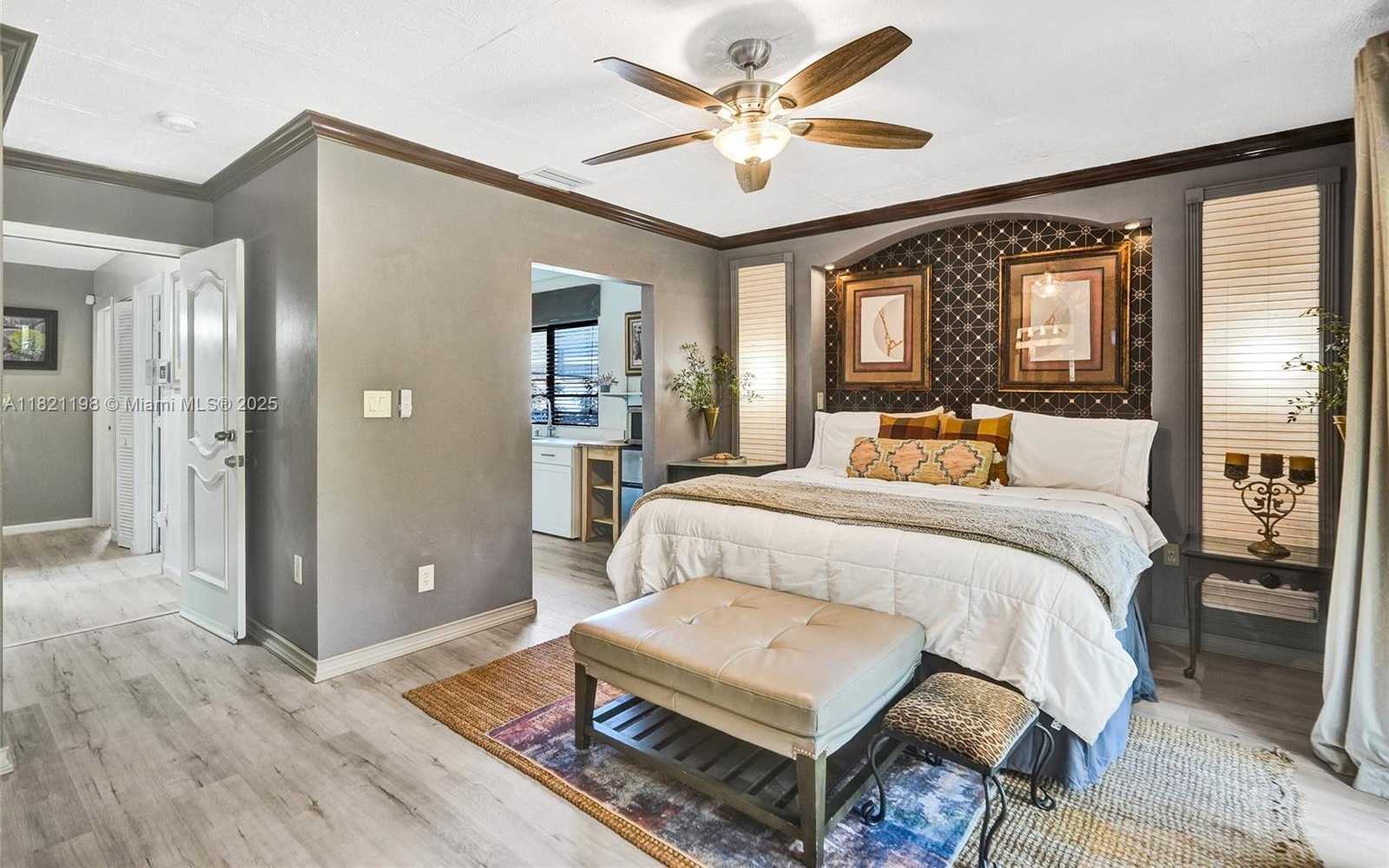 Small Image of 10030 SOUTH WEST 8TH ST, Pembroke Pines Number 19