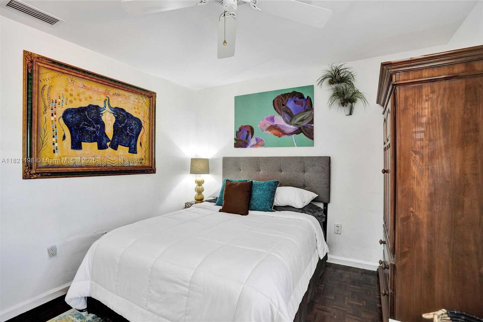 Small Image of 10030 SOUTH WEST 8TH ST, Pembroke Pines Number 27