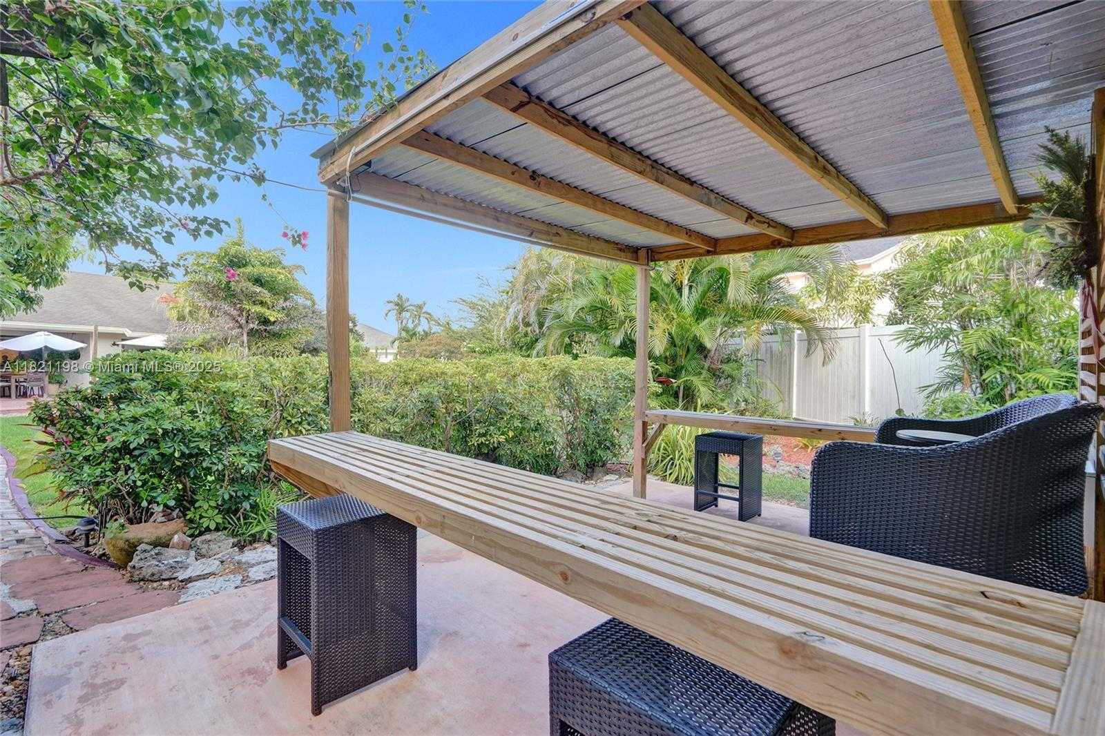 Small Image of 10030 SOUTH WEST 8TH ST, Pembroke Pines Number 49