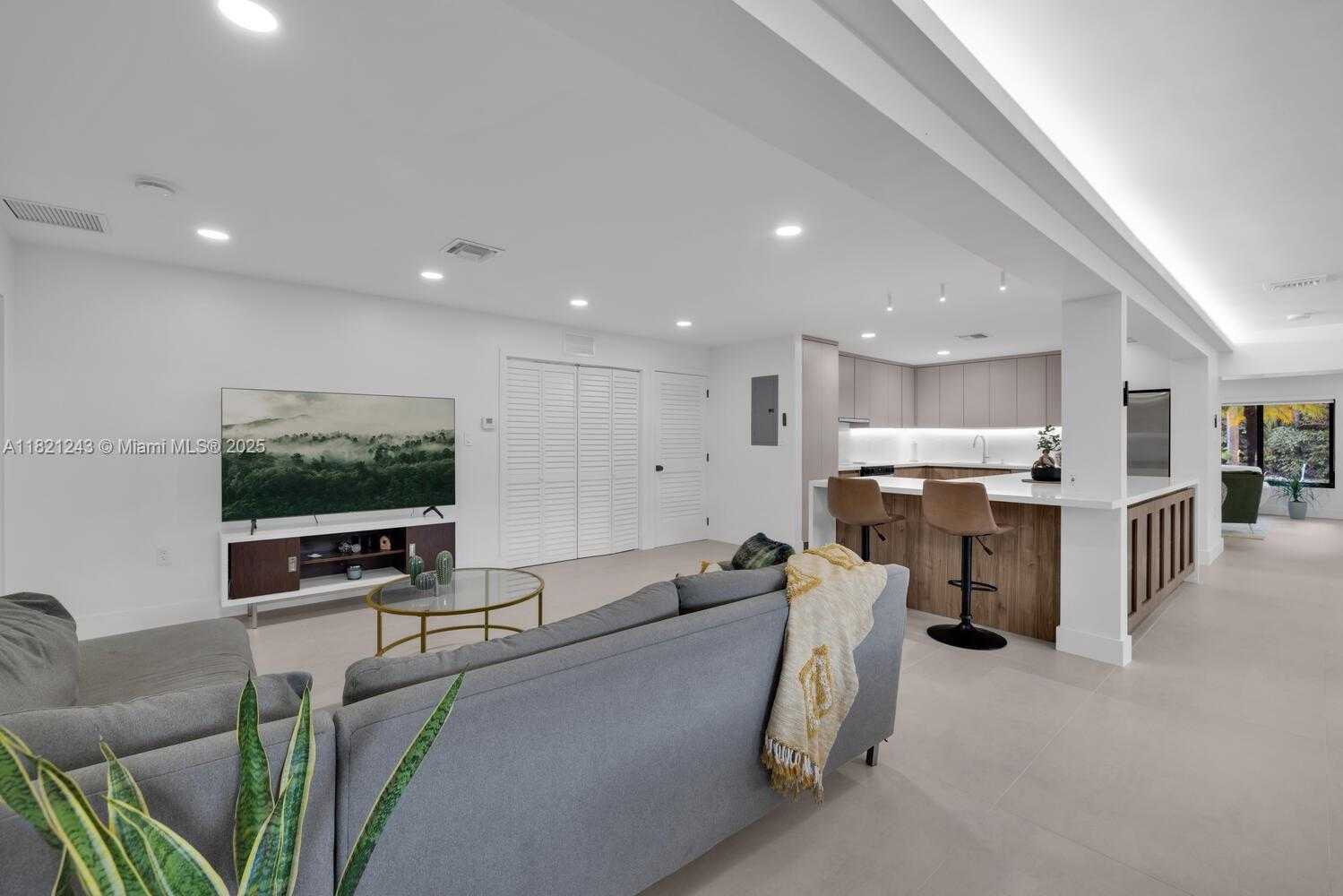 Small Image of 220 NORTH EAST 105TH ST, Miami Shores Number 14