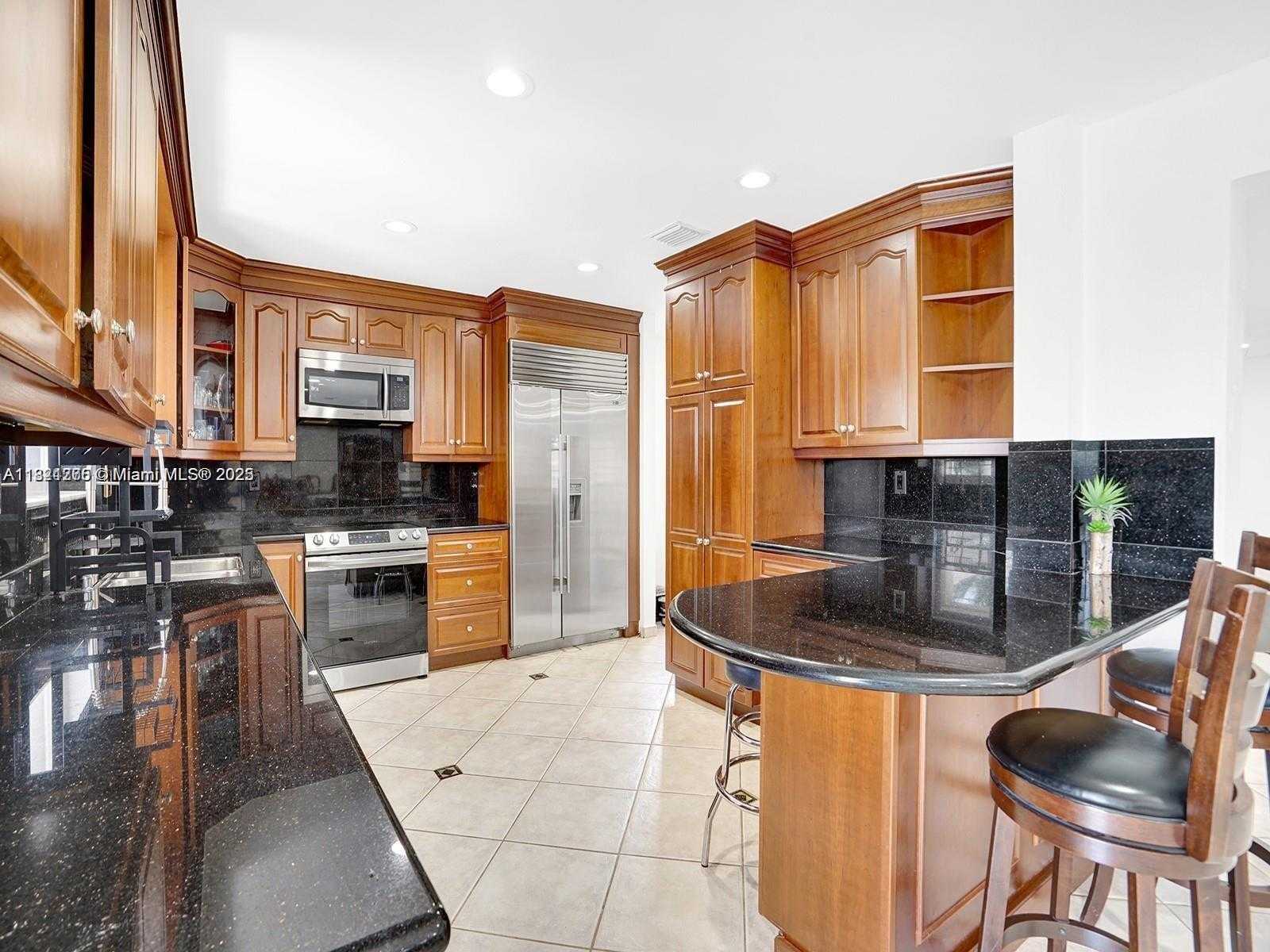 Small Image of 5343 NORTH WEST 111TH CT, Doral Number 4