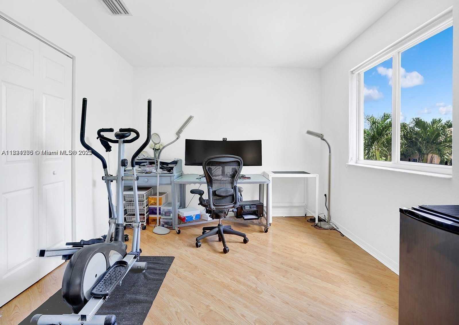 Small Image of 5343 NORTH WEST 111TH CT, Doral Number 7