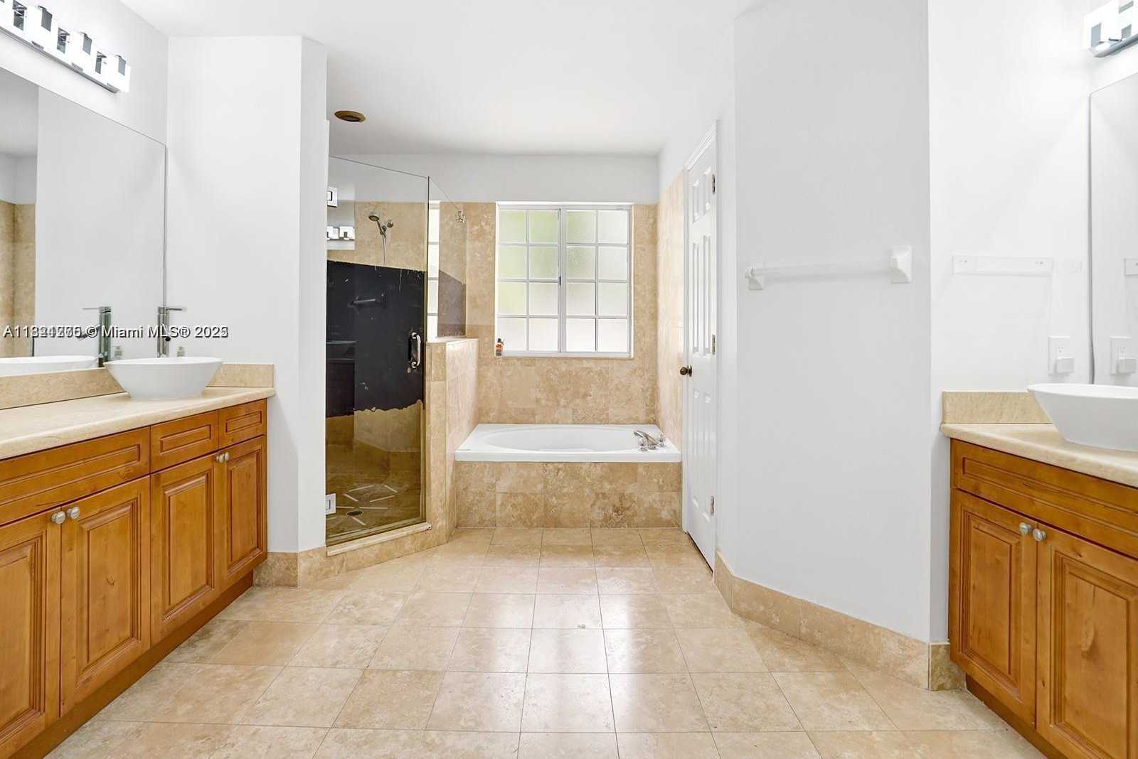 Small Image of 5343 NORTH WEST 111TH CT, Doral Number 8