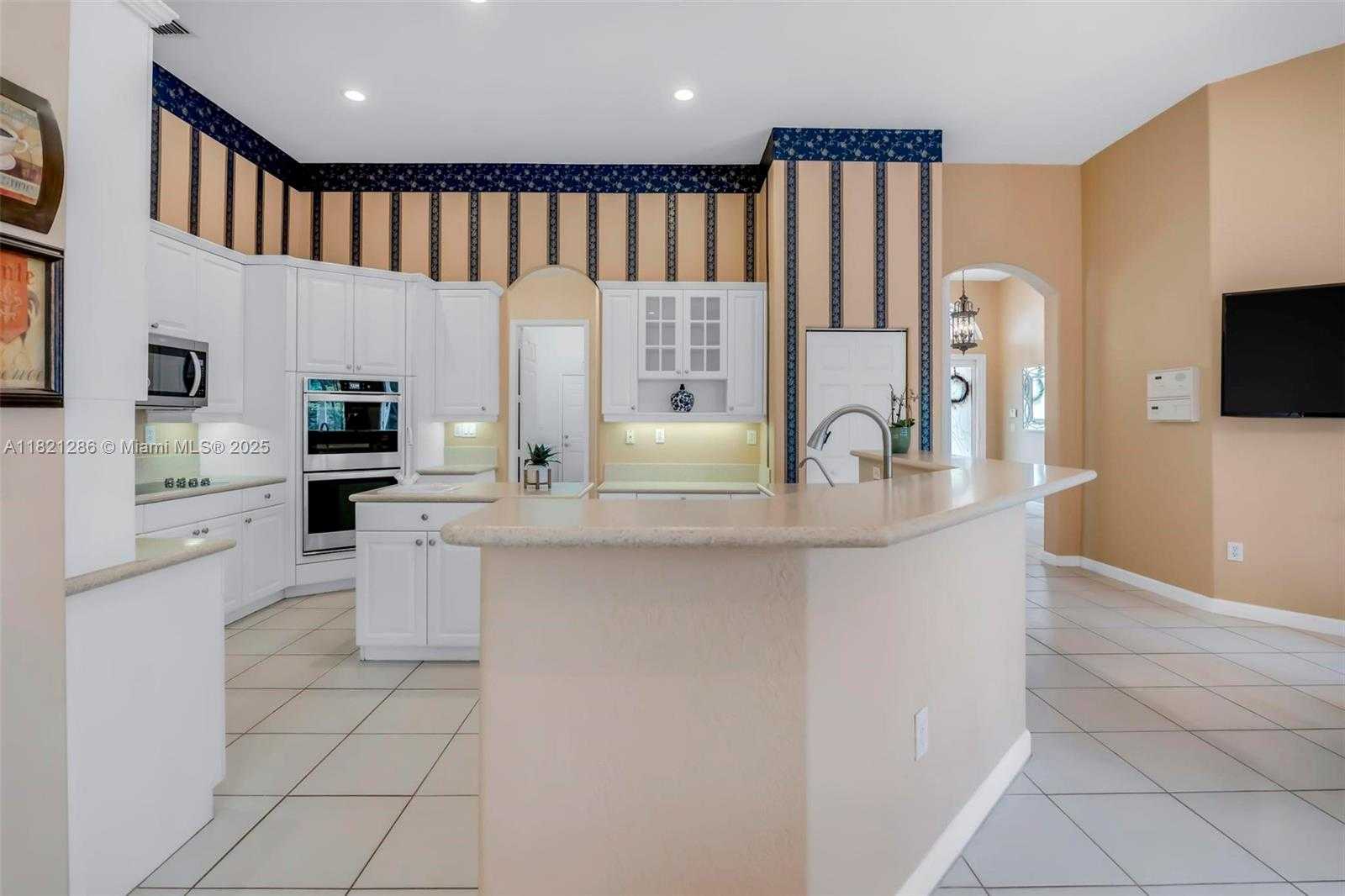 Small Image of 1925 NORTH WEST 167TH TER, Pembroke Pines Number 26
