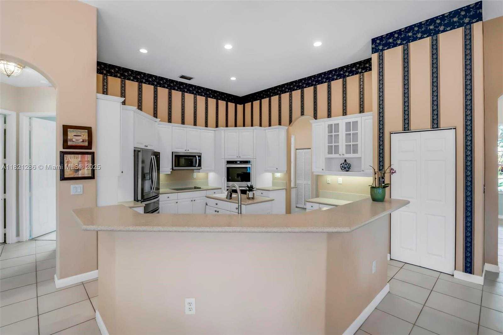 Small Image of 1925 NORTH WEST 167TH TER, Pembroke Pines Number 27