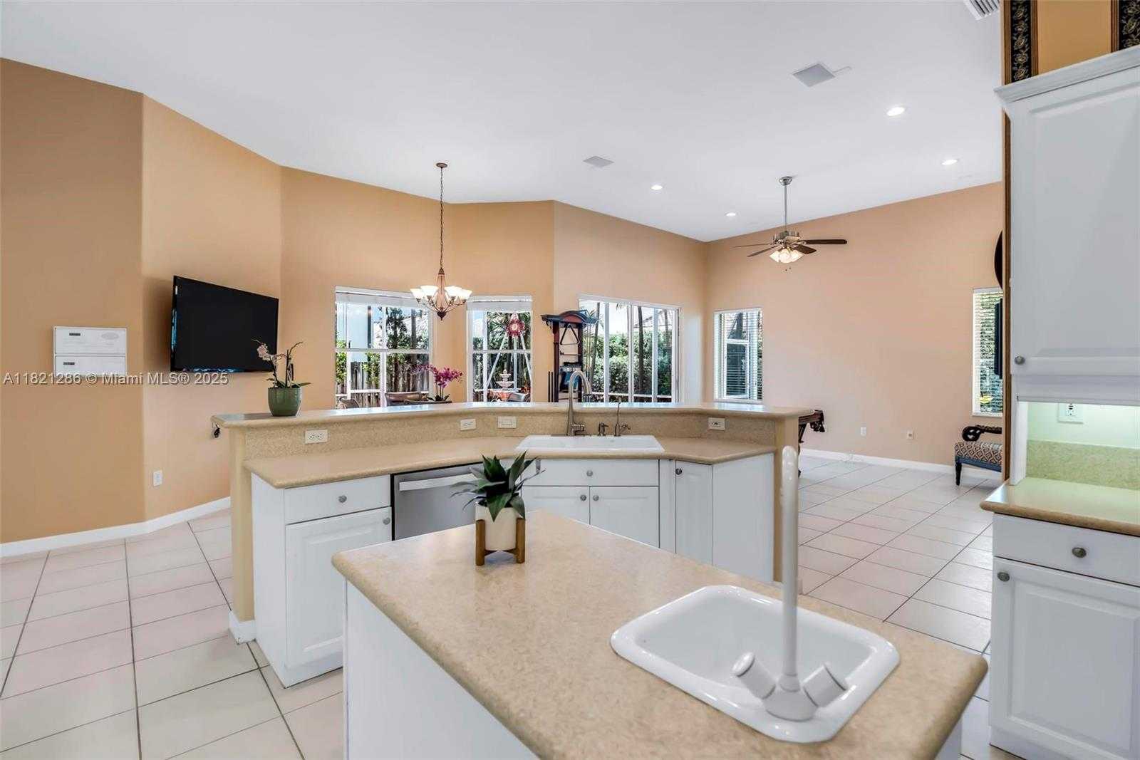 Small Image of 1925 NORTH WEST 167TH TER, Pembroke Pines Number 32