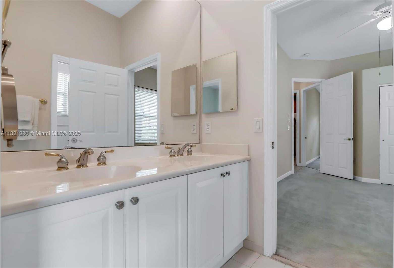 Small Image of 1925 NORTH WEST 167TH TER, Pembroke Pines Number 36