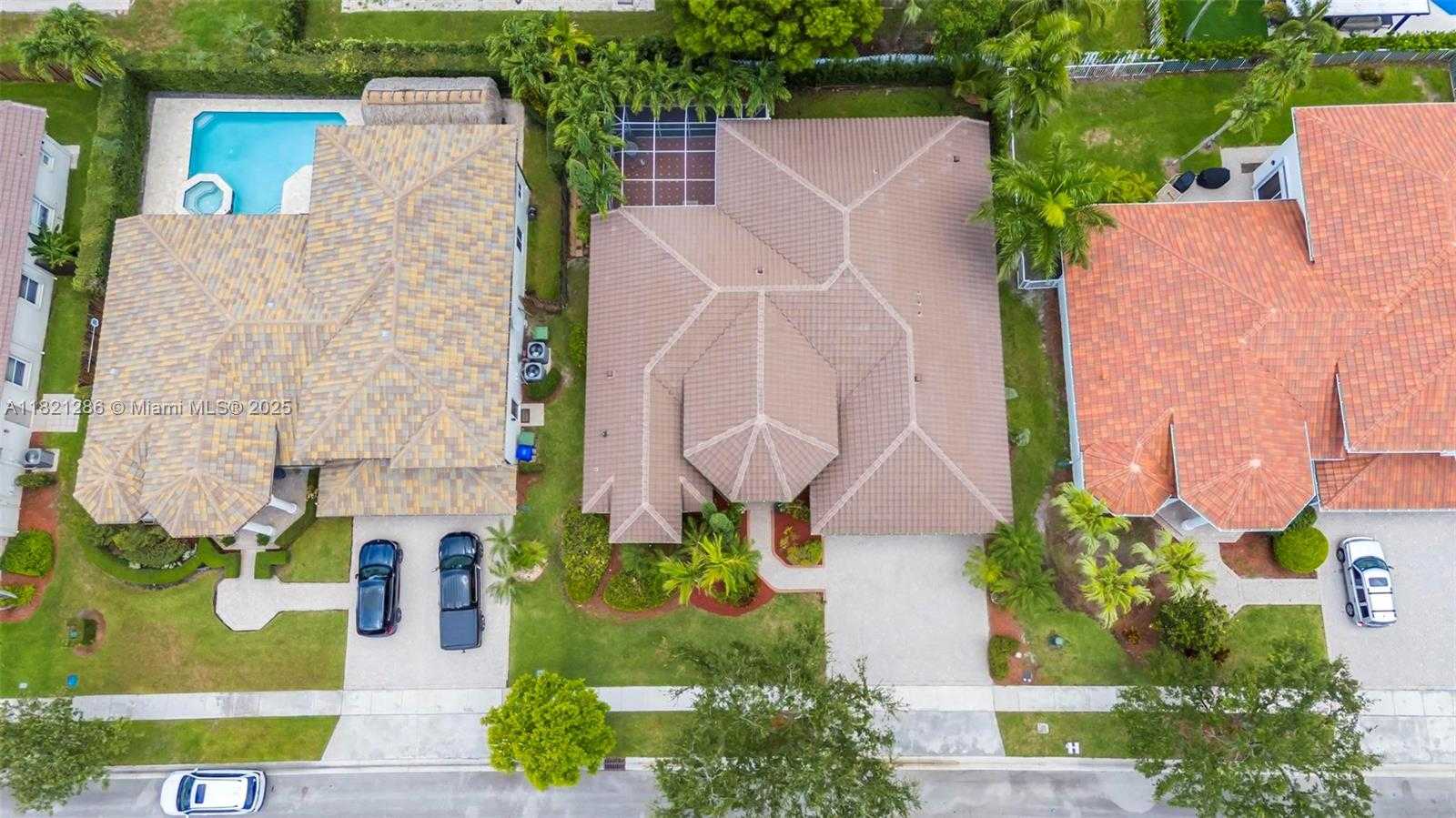 Small Image of 1925 NORTH WEST 167TH TER, Pembroke Pines Number 46
