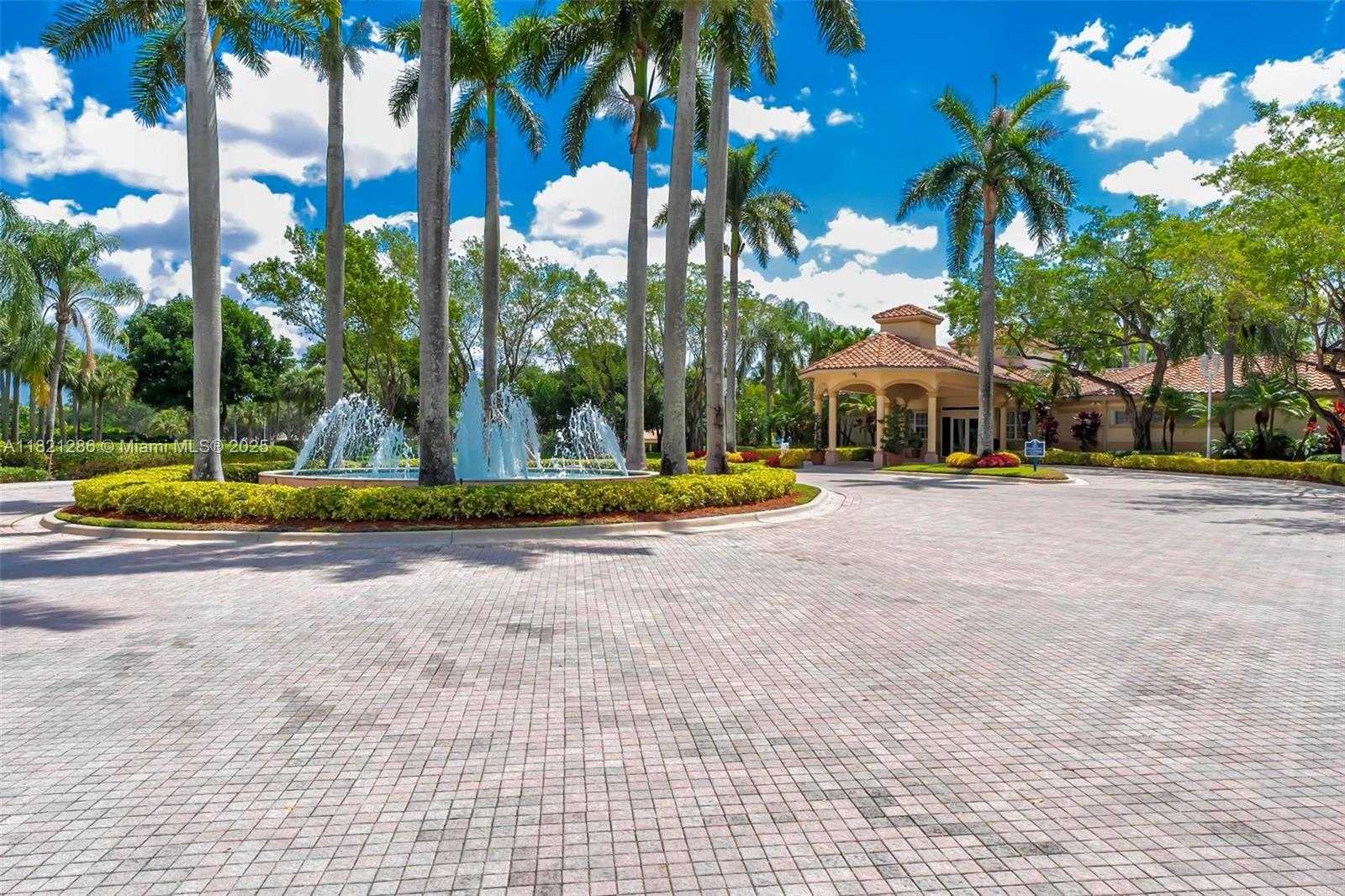 Small Image of 1925 NORTH WEST 167TH TER, Pembroke Pines Number 55