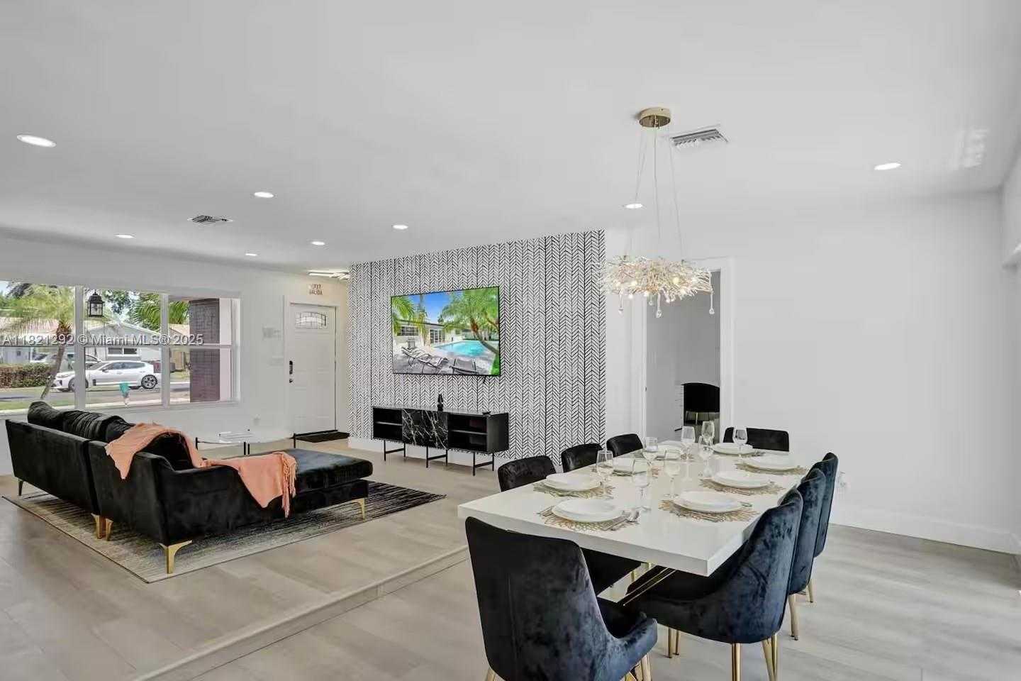 Small Image of 1244 GARFIELD ST, Hollywood Number 12