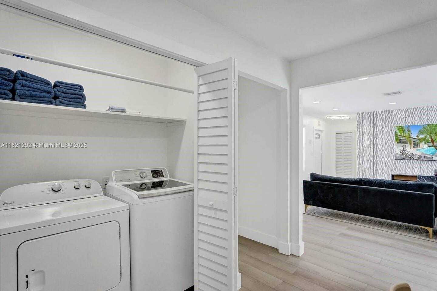 Small Image of 1244 GARFIELD ST, Hollywood Number 15