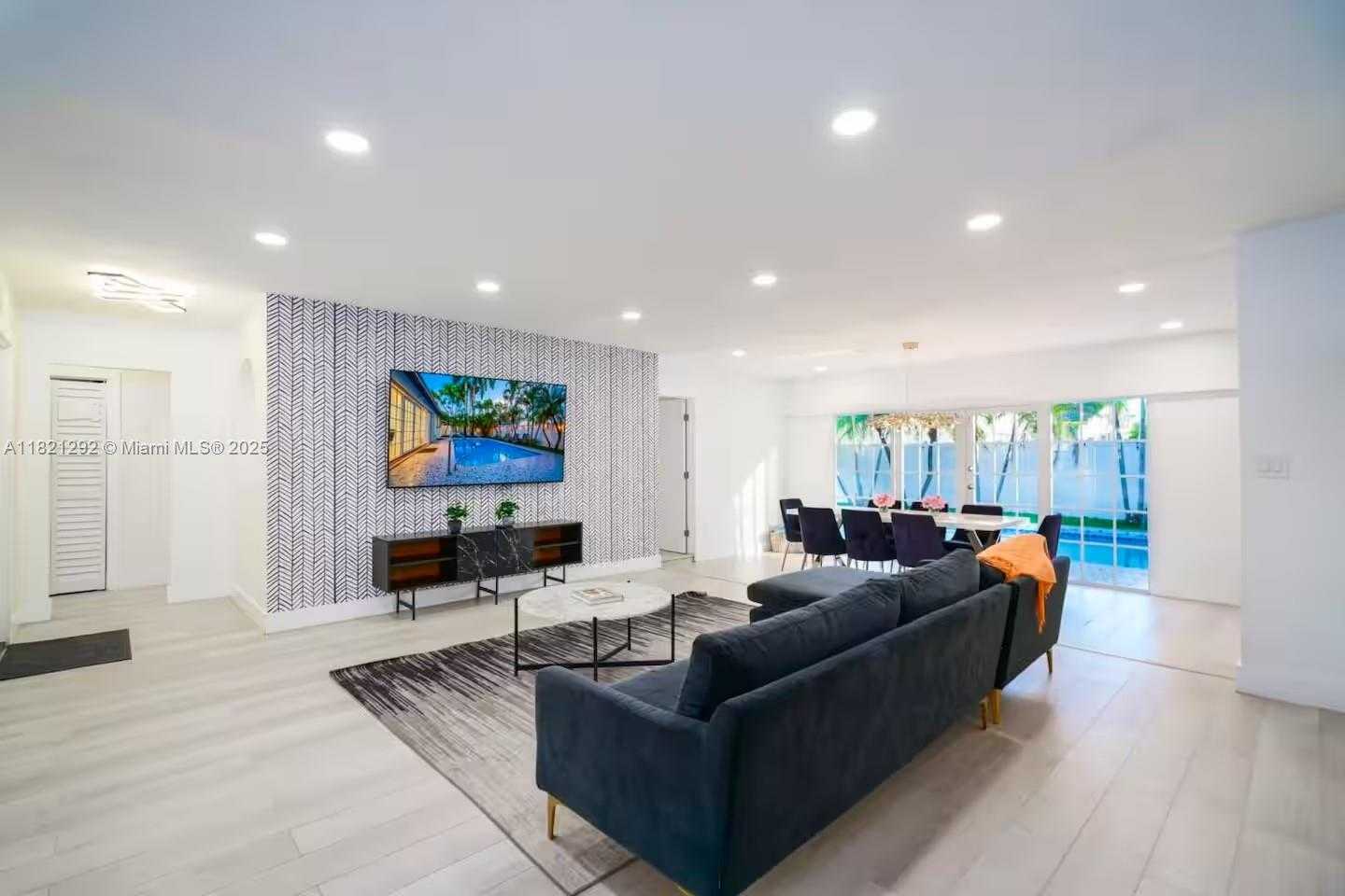 Small Image of 1244 GARFIELD ST, Hollywood Number 17