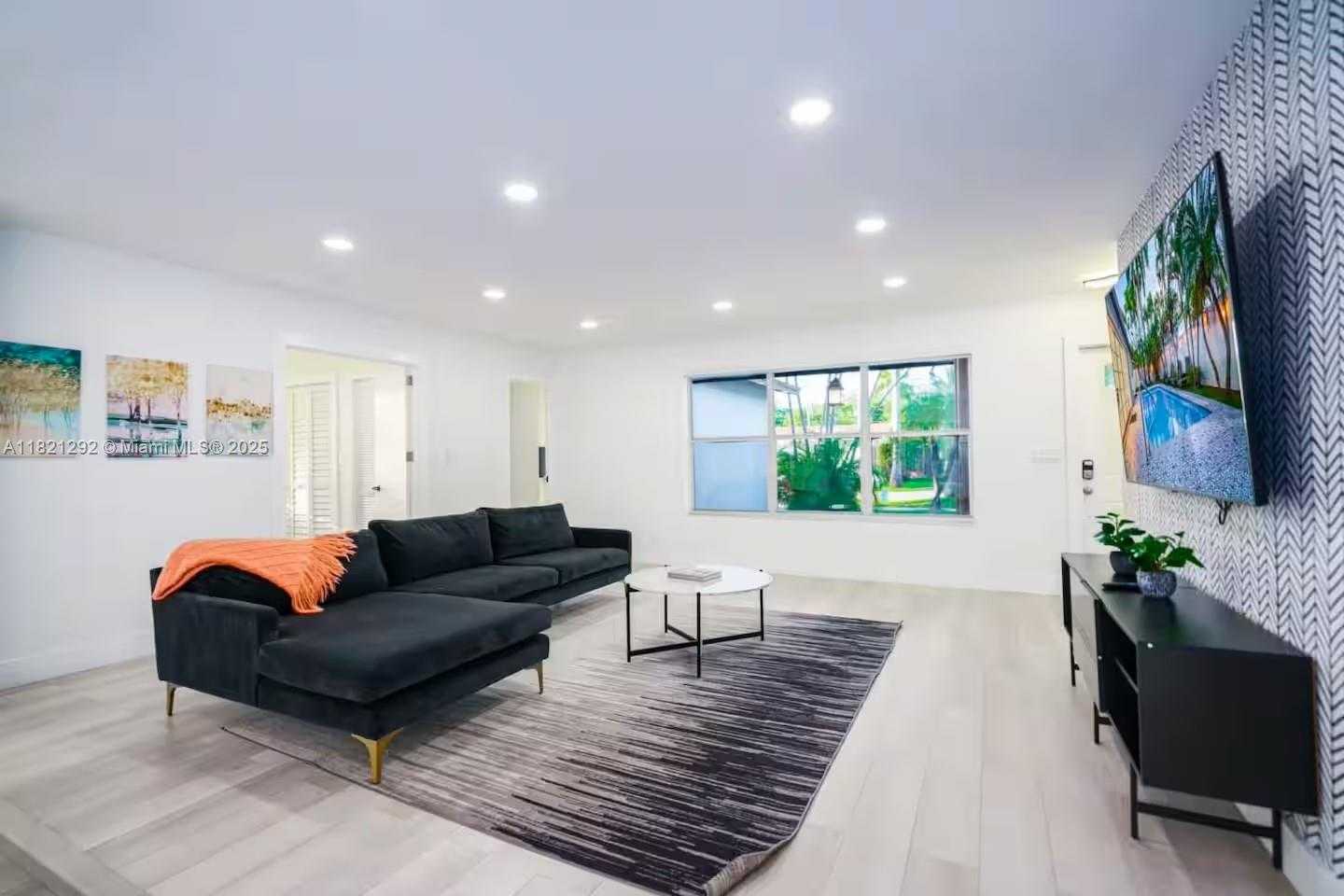 Small Image of 1244 GARFIELD ST, Hollywood Number 18