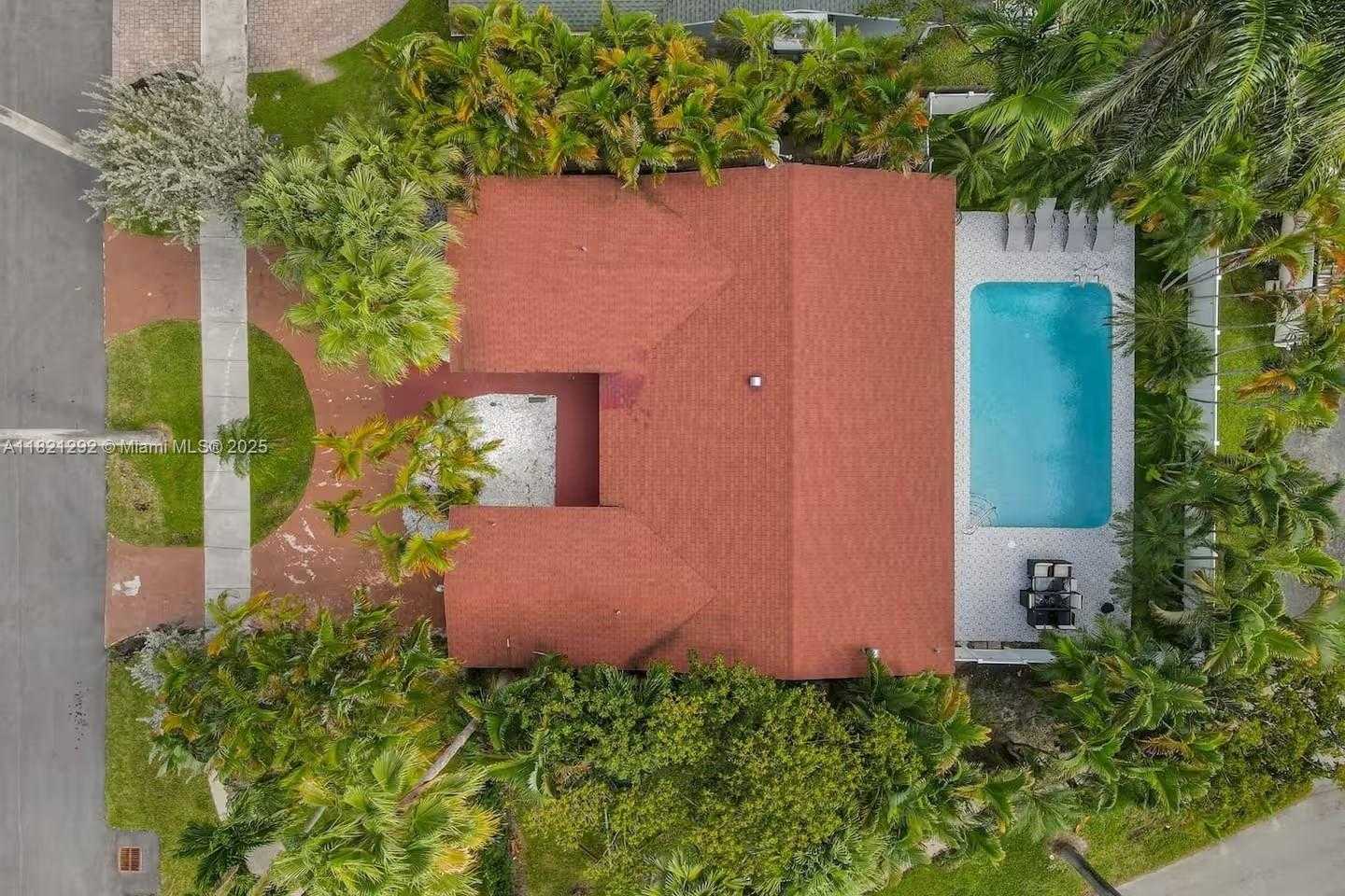 Small Image of 1244 GARFIELD ST, Hollywood Number 2