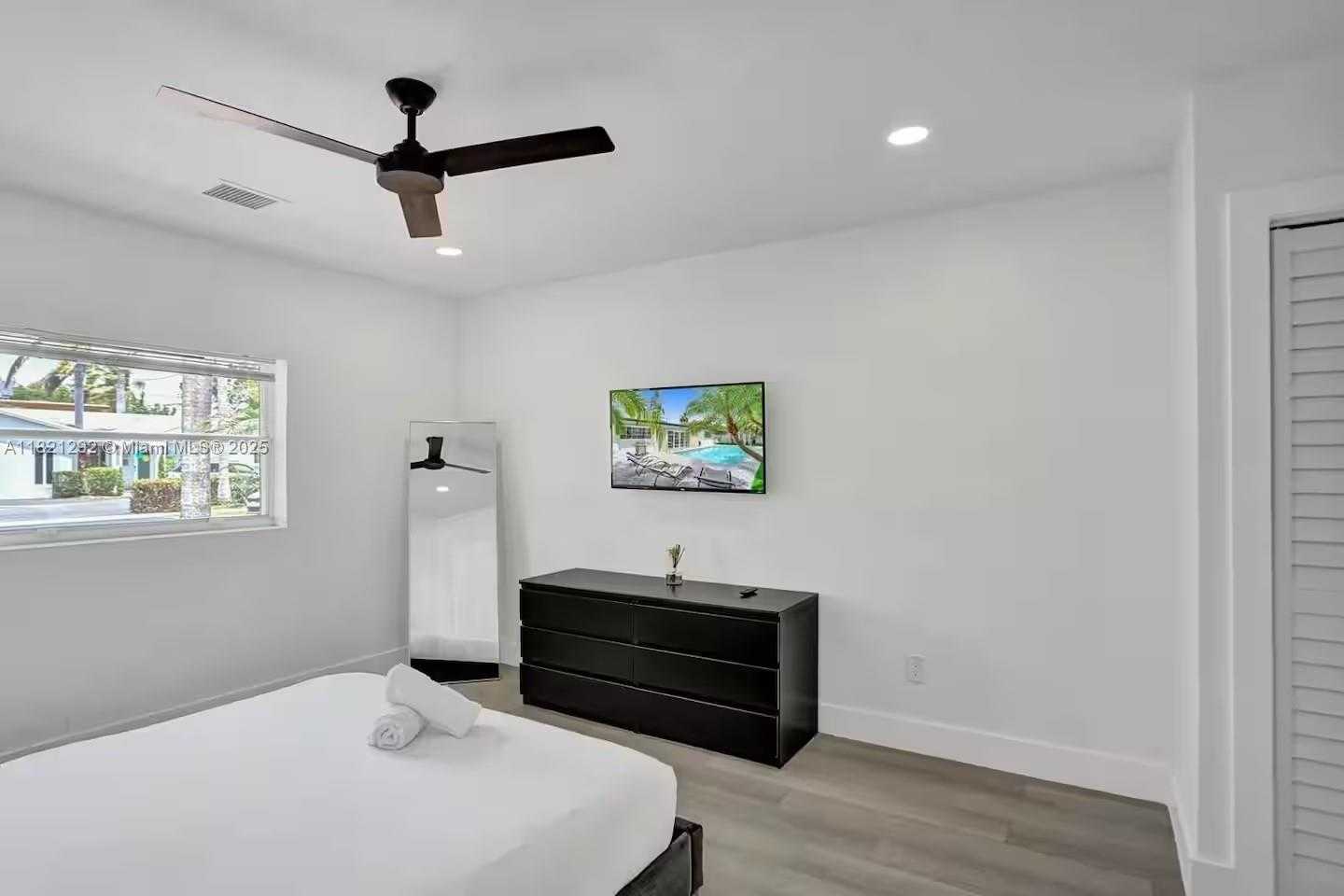 Small Image of 1244 GARFIELD ST, Hollywood Number 32