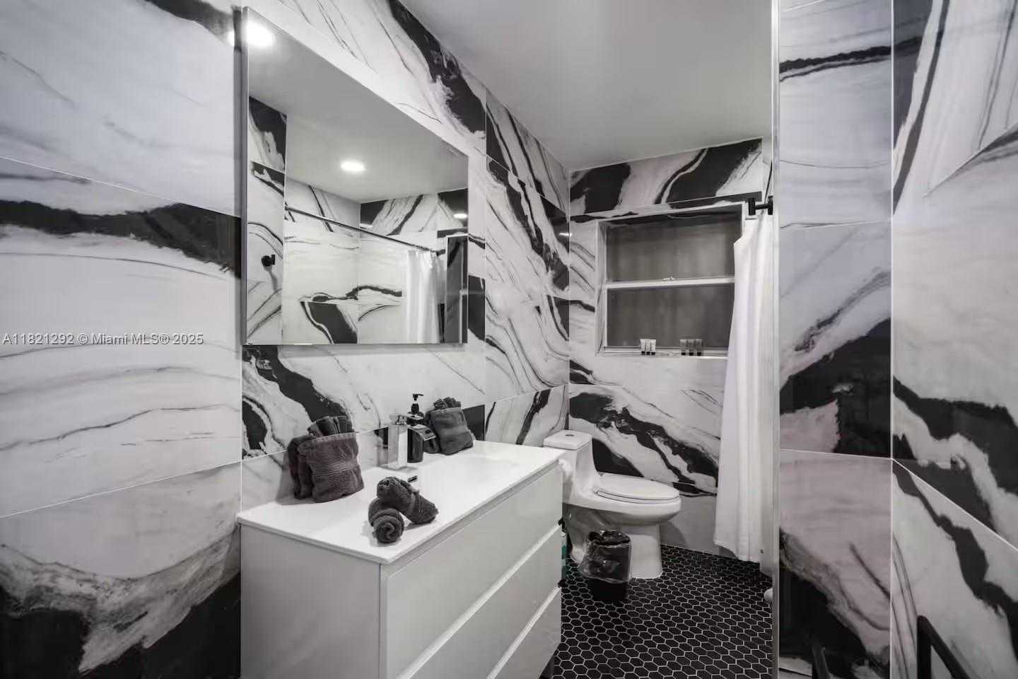 Small Image of 1244 GARFIELD ST, Hollywood Number 35
