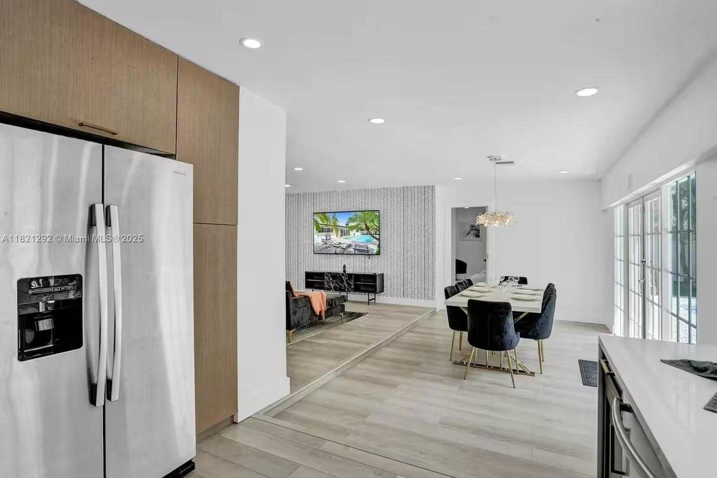 Small Image of 1244 GARFIELD ST, Hollywood Number 6