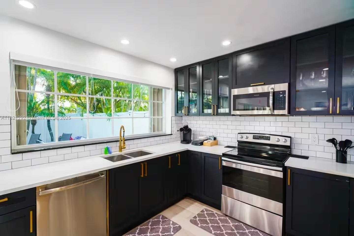 Small Image of 1244 GARFIELD ST, Hollywood Number 7