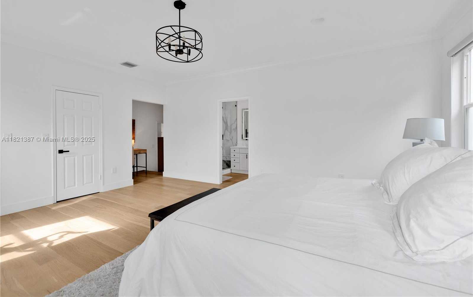 Small Image of 7431 COQUINA DR, North Bay Village Number 10