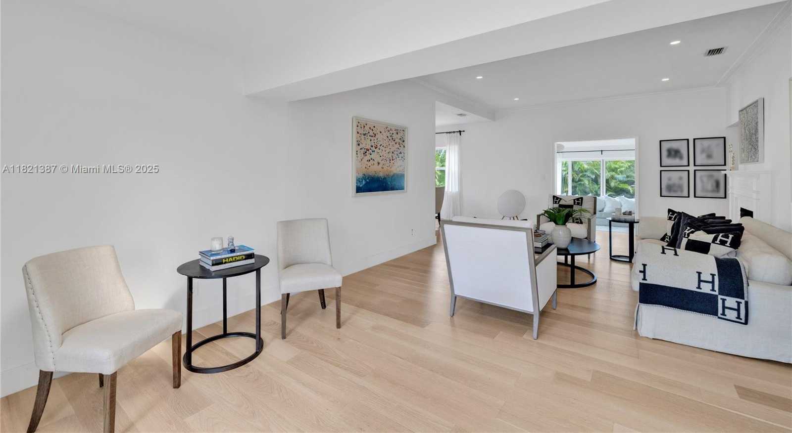Small Image of 7431 COQUINA DR, North Bay Village Number 4