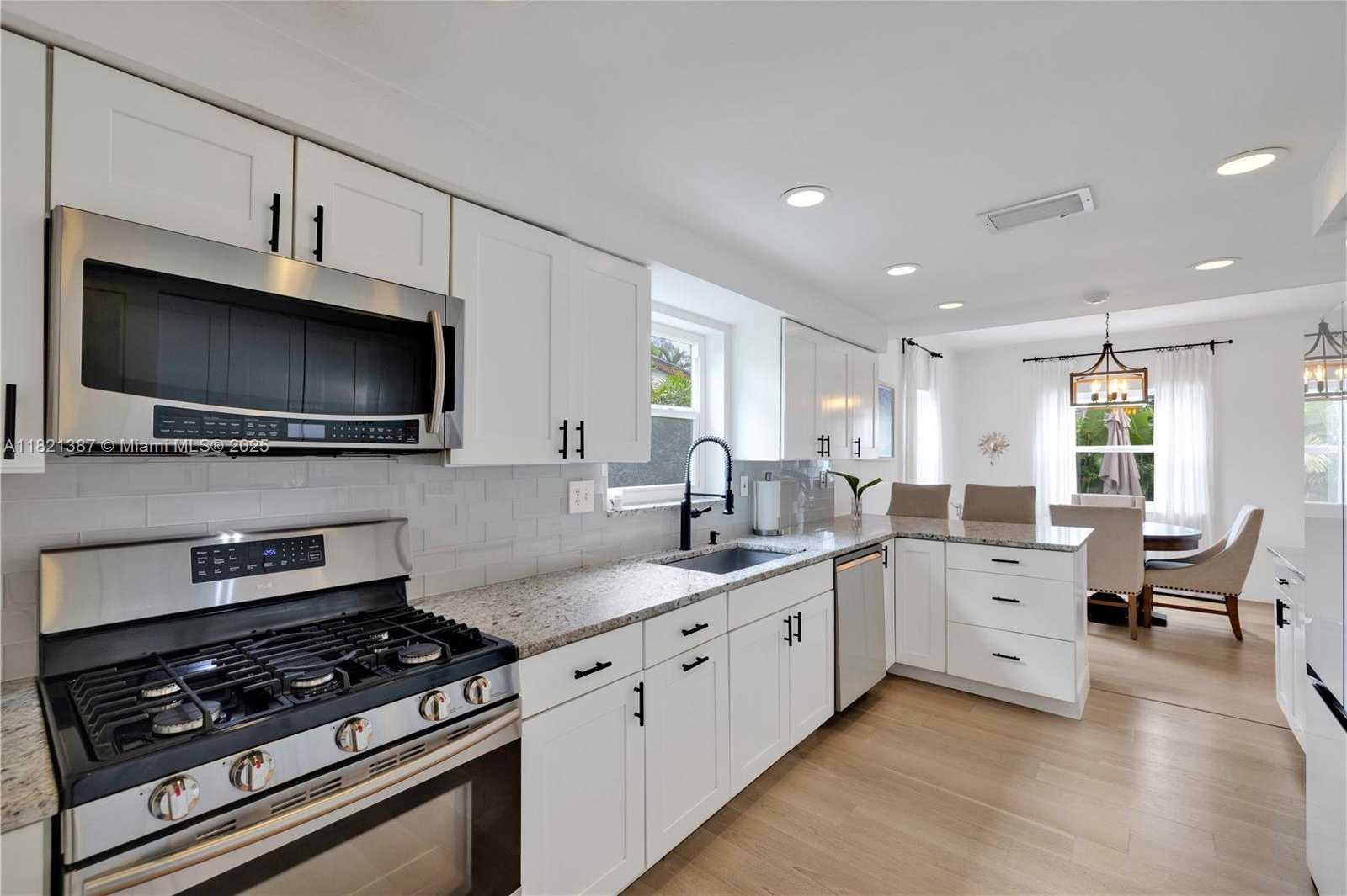 Small Image of 7431 COQUINA DR, North Bay Village Number 6
