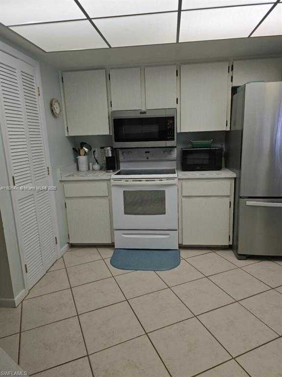 Small Image of 13001 SHETLAND LANE, Fort Myers Number 16