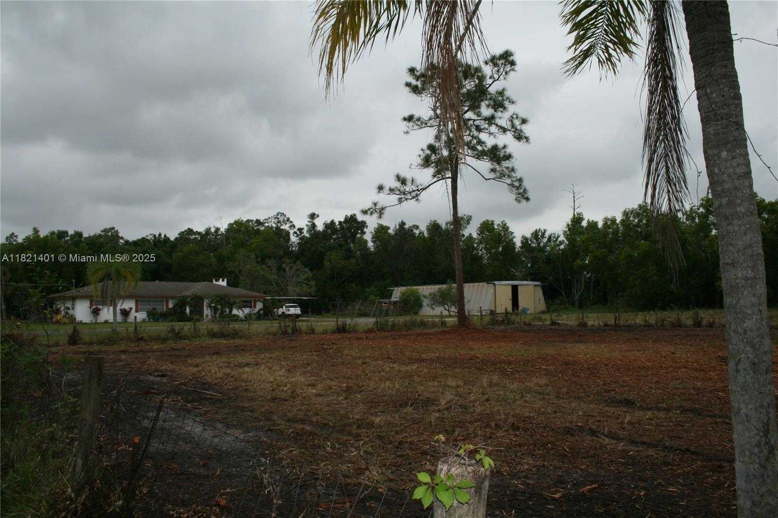 Small Image of 13001 SHETLAND LANE, Fort Myers Number 2