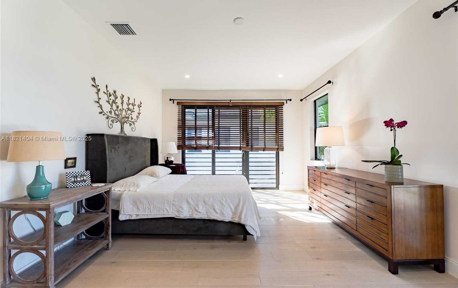 Small Image of 8217 NORTH WEST 46TH ST, Doral Number 22