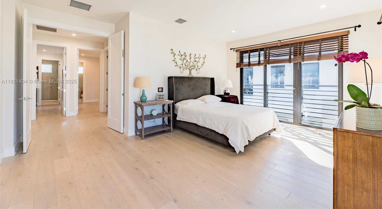 Small Image of 8217 NORTH WEST 46TH ST, Doral Number 23