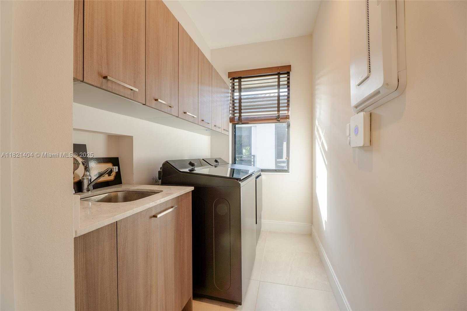 Small Image of 8217 NORTH WEST 46TH ST, Doral Number 29