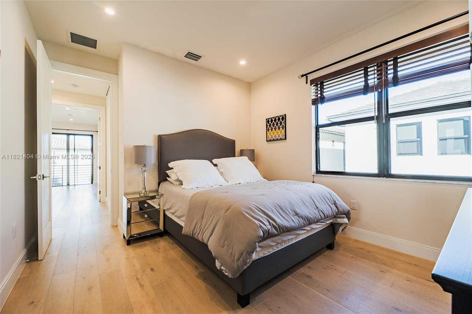 Small Image of 8217 NORTH WEST 46TH ST, Doral Number 30