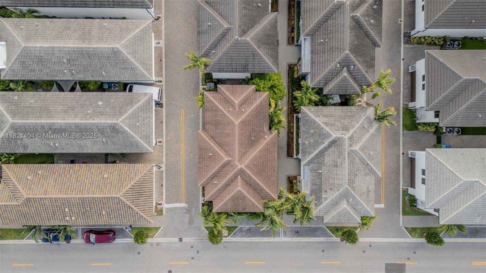 Small Image of 8217 NORTH WEST 46TH ST, Doral Number 47