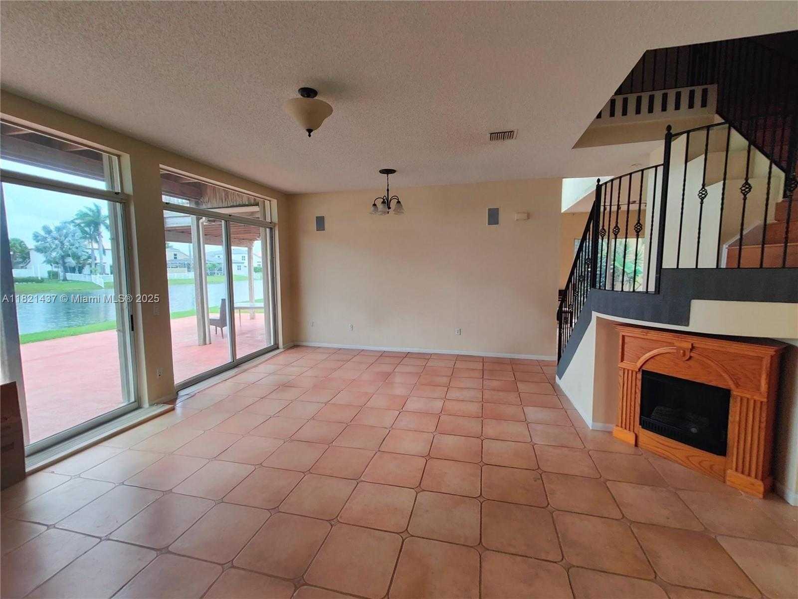 Small Image of 15651 NORTH WEST 14TH CT, Pembroke Pines Number 4