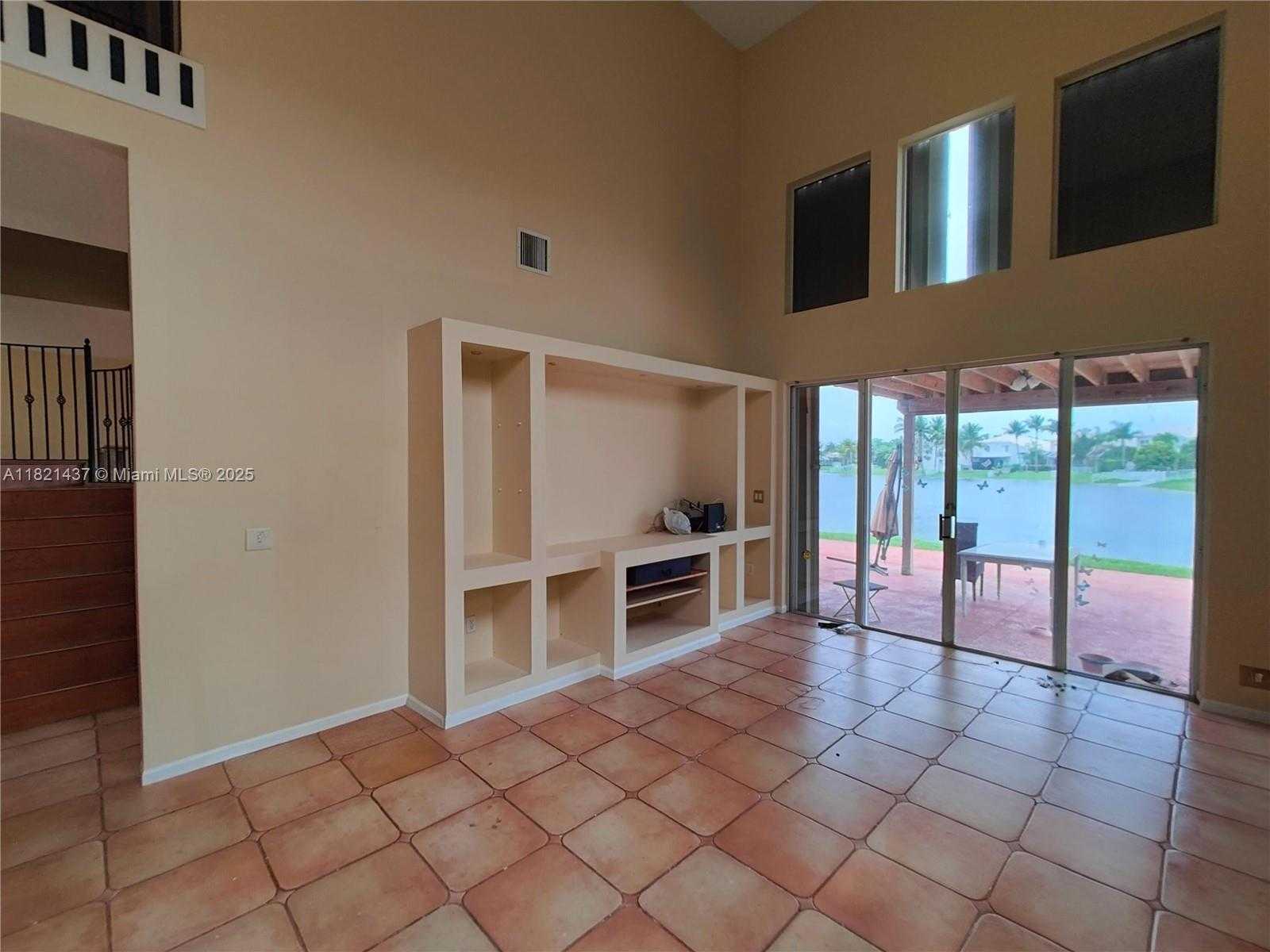 Small Image of 15651 NORTH WEST 14TH CT, Pembroke Pines Number 6