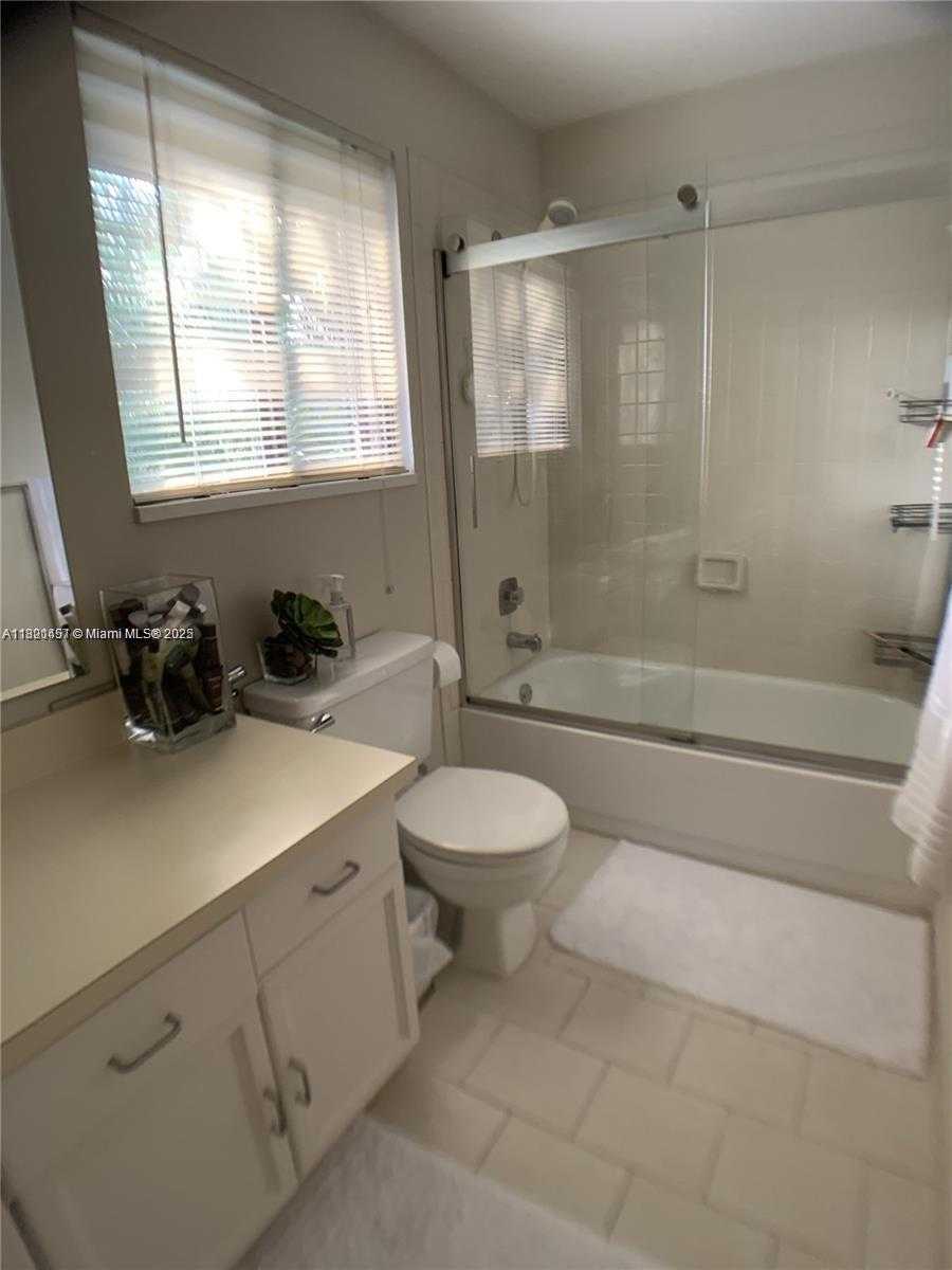 Small Image of 11832 SOUTH WEST 79TH TER, Miami Number 14