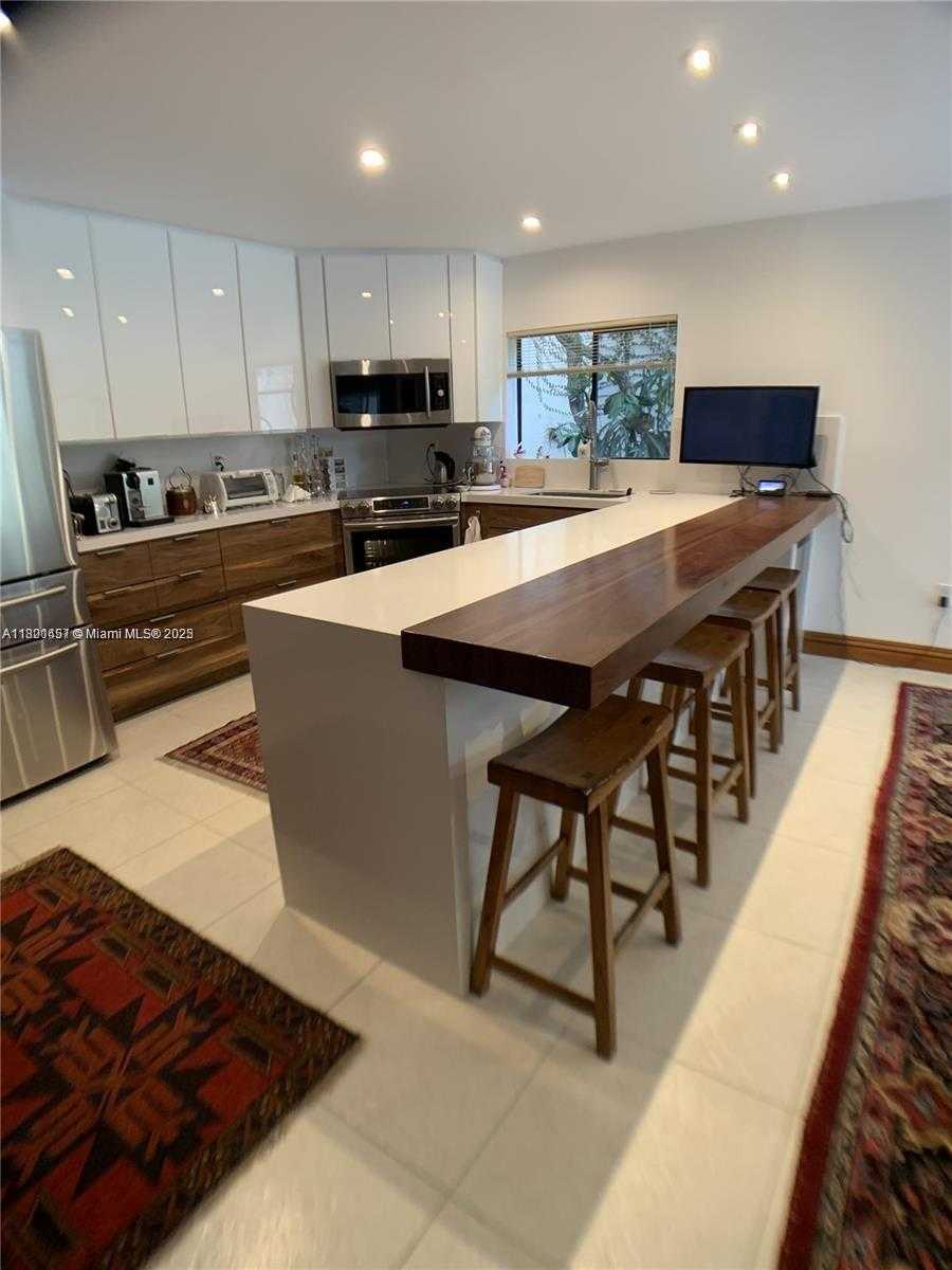 Small Image of 11832 SOUTH WEST 79TH TER, Miami Number 3
