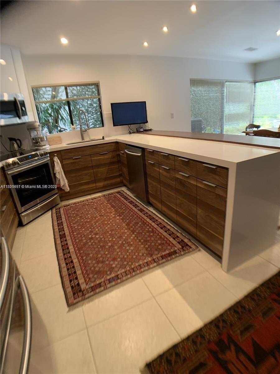 Small Image of 11832 SOUTH WEST 79TH TER, Miami Number 5