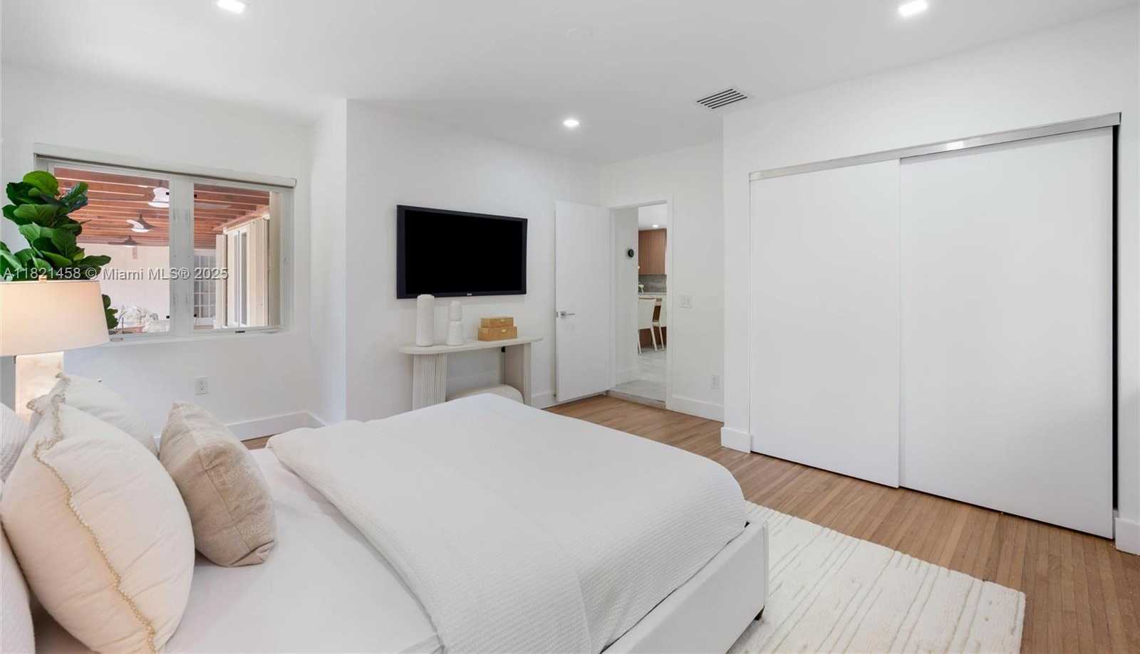 Small Image of 5211 GRANADA BLVD, Coral Gables Number 18